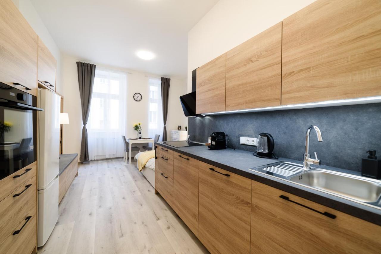 New Apartments Near Dancing House Prague Exterior photo