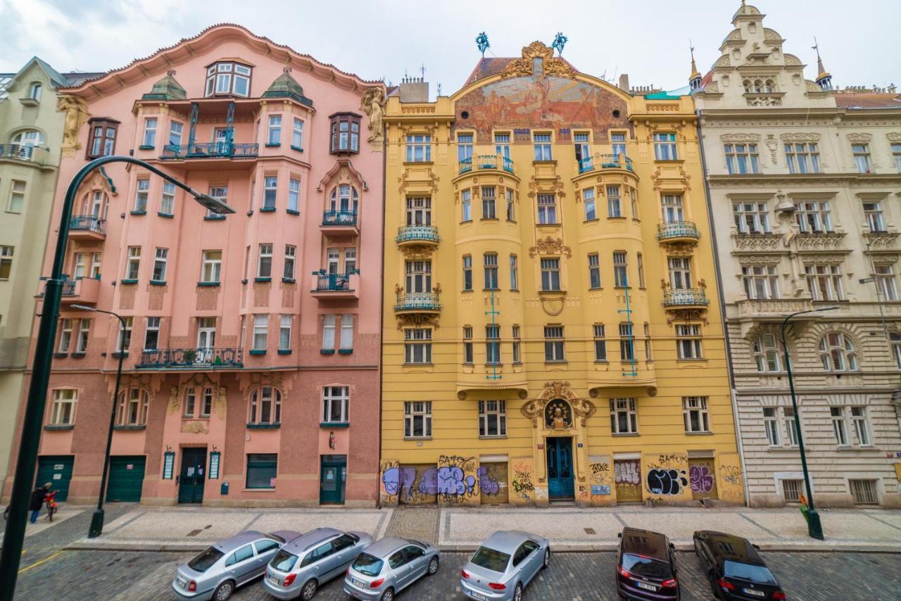 New Apartments Near Dancing House Prague Exterior photo